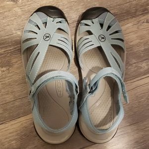Blue keen rose sandals